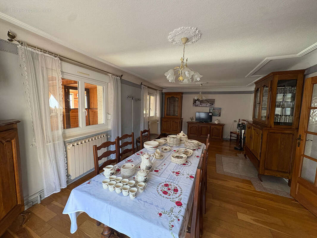 Maison à COURCELLES-CHAUSSY