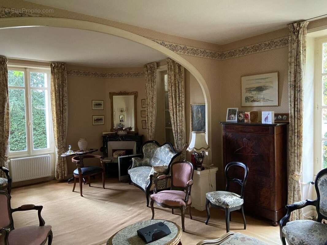 Maison à LA CHAPELLE-MONTLINARD