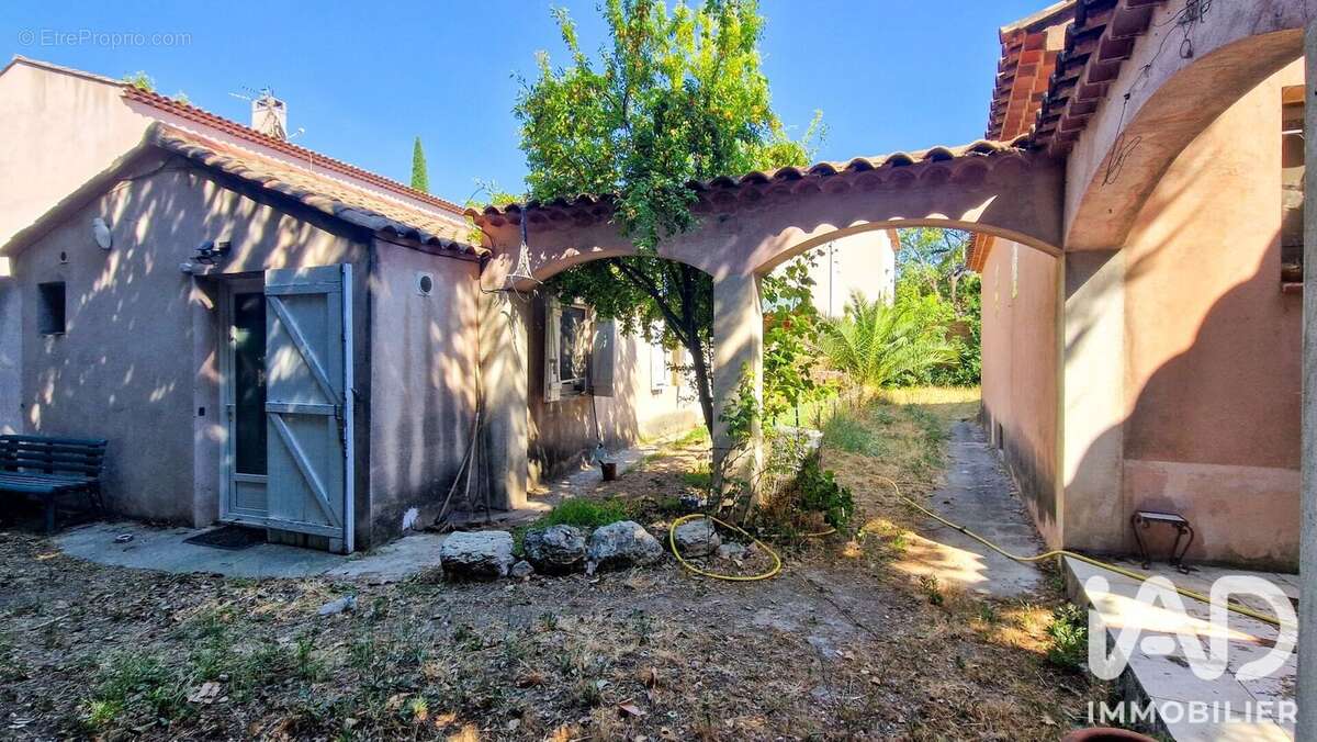 Maison 150 m² à Plan-De-Cuques  - photo 8