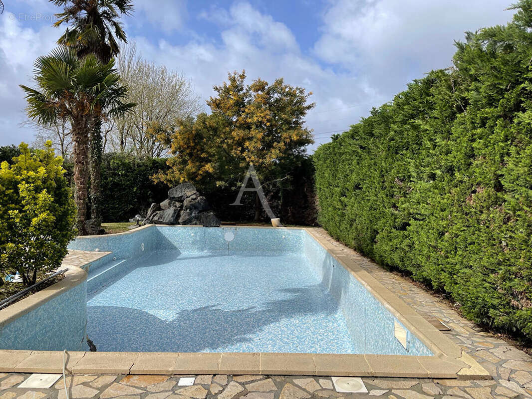 Maison à FONTCOUVERTE