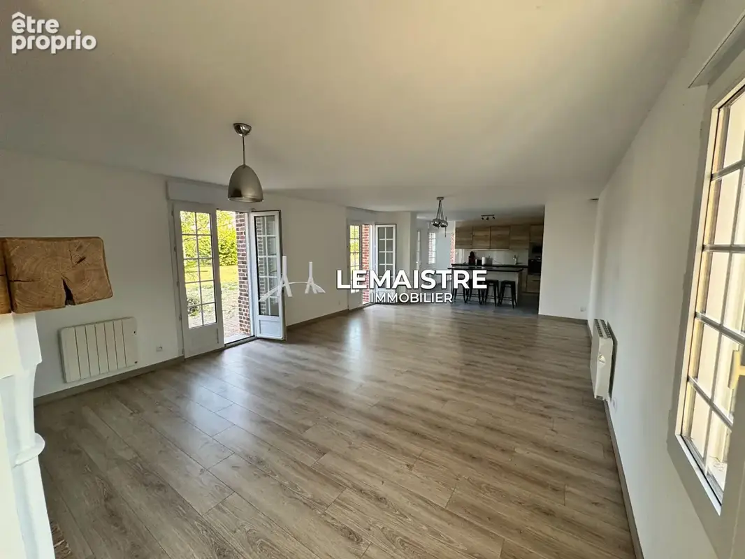 Axe LE HAVRE/YVETOT - Maison 208 m² - 5 chambres - Briques et silex - Double garage - DPE C - photo 4