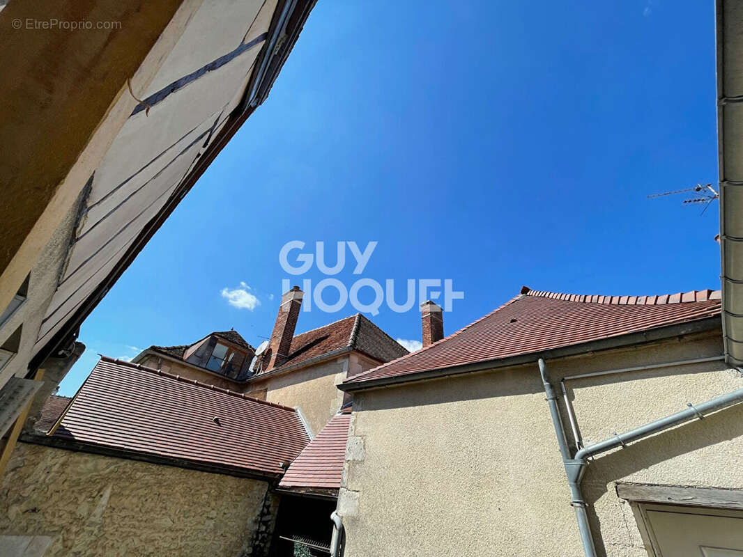 Appartement à COULANGES-LA-VINEUSE