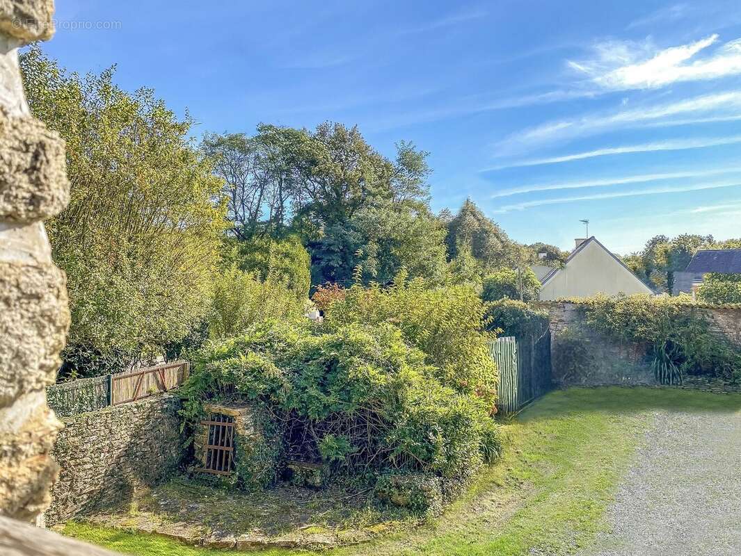 Jolie maison en pierre proche des plages avec grand jardin, puits et dépendance - photo 4