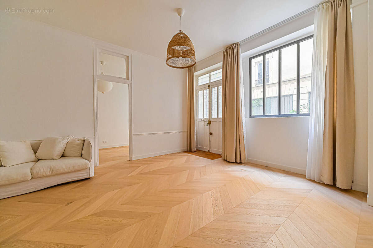 Appartement à PARIS-9E