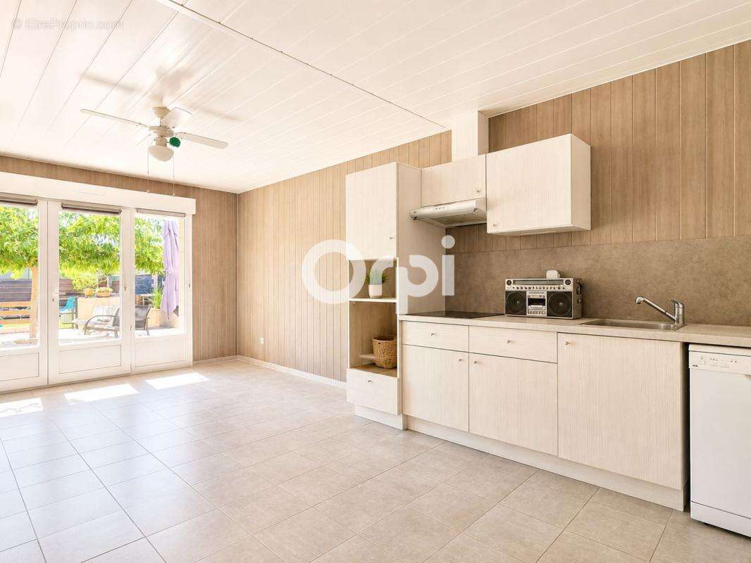  Saint-Martin-de-Valgalgues – Villa Traditionnelle de 160 m² (DPE B) - photo 16