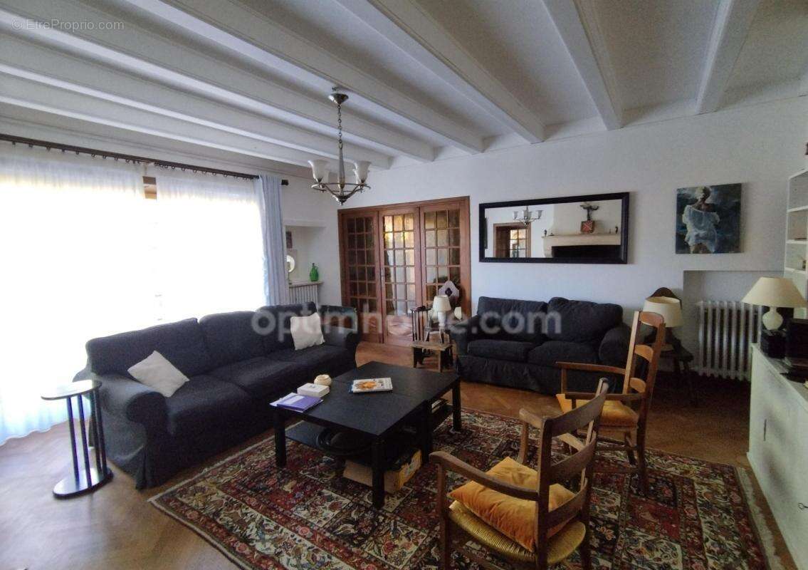 Charente, proche La Rochefoucauld, maison 200 m², piscine couverte avec terrain 5529 m² - photo 2