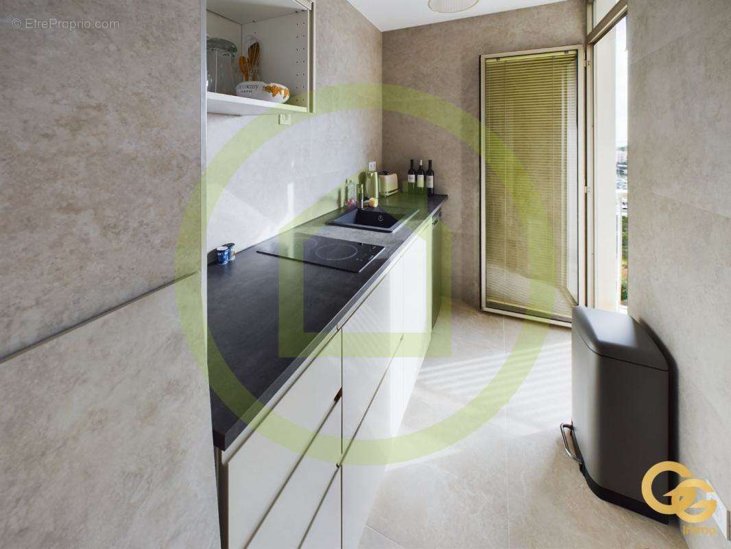 Appartement à MANDELIEU-LA-NAPOULE