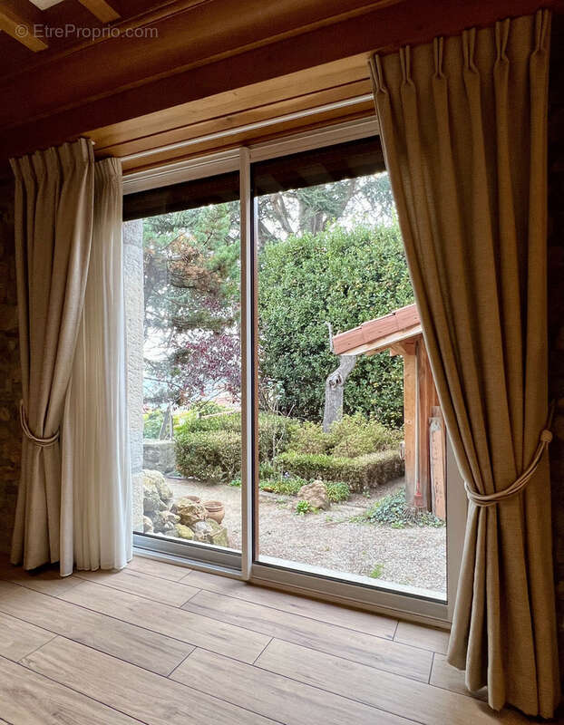 Maison à LA TOUR-EN-JAREZ