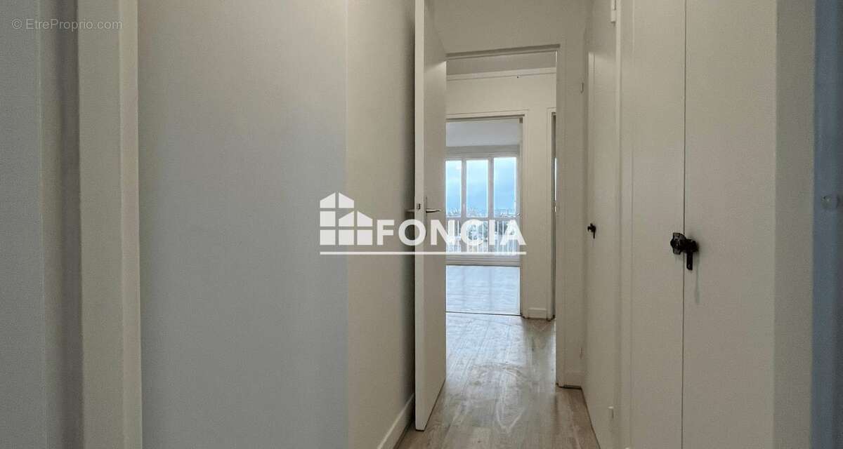 Appartement à SAINT-MAUR-DES-FOSSES