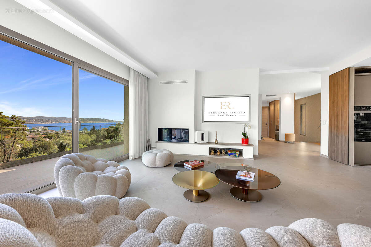 Maison à MANDELIEU-LA-NAPOULE