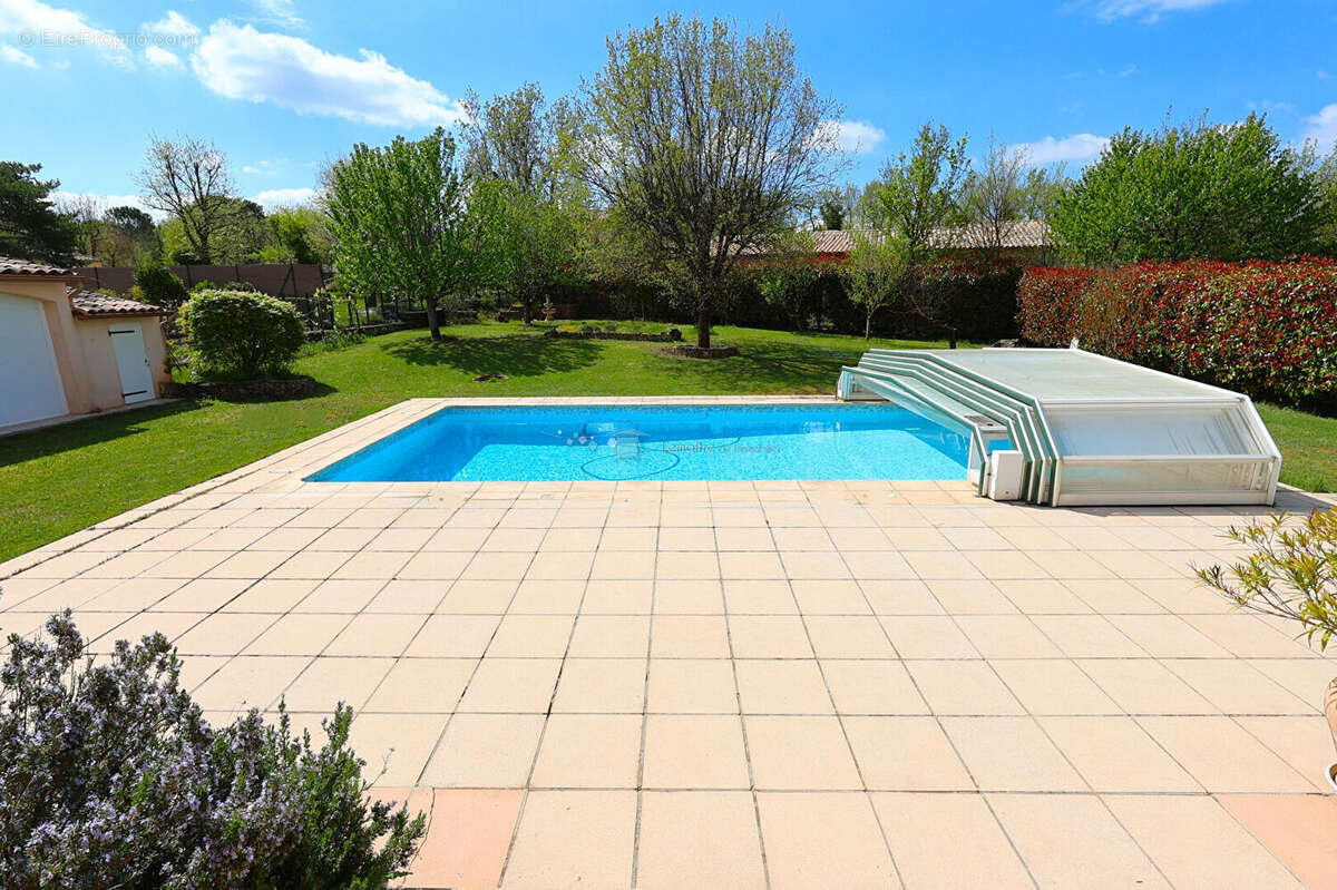 VILLA 130 m² et sous sol total sur 1575 m² de terrain avec piscine - photo 7