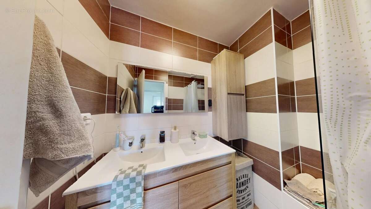 Appartement à PORT-DE-BOUC