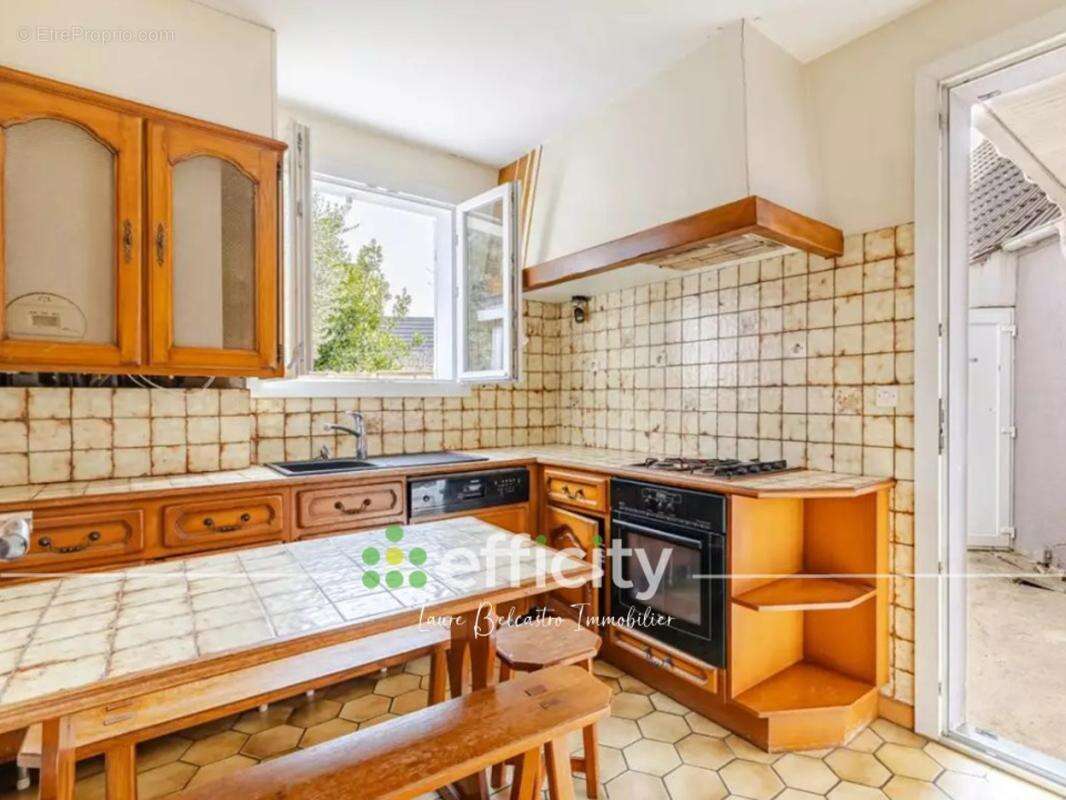 Maison à COMBS-LA-VILLE