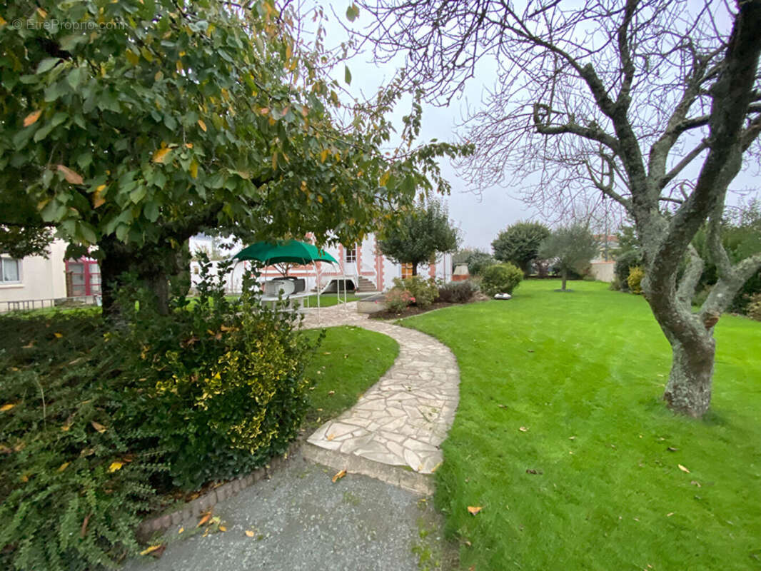 Maison à LES BROUZILS