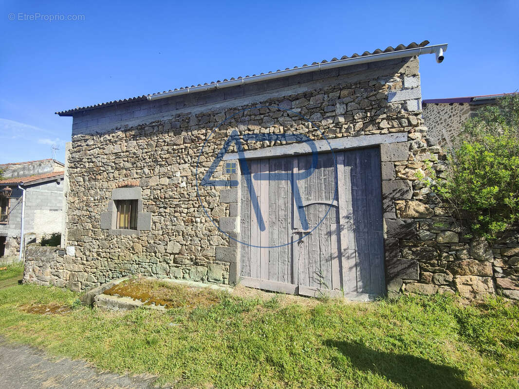Maison à CHASSAGNES