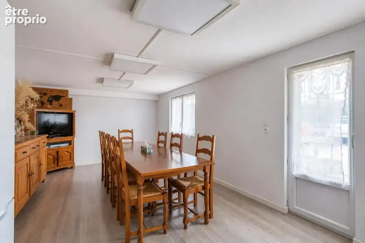 Maison de 12 pièces à Villars-les-Dombes - photo 8