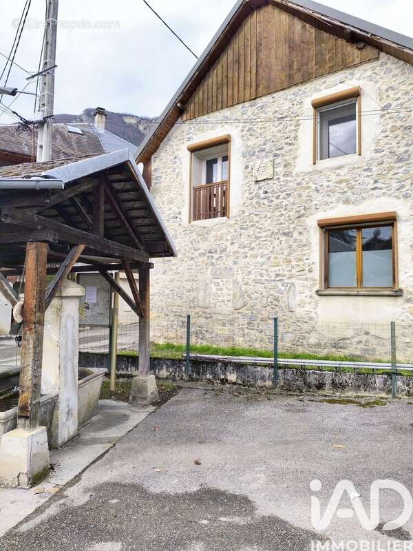 Photo 2 - Maison à SAINT-PIERRE-D'ALBIGNY
