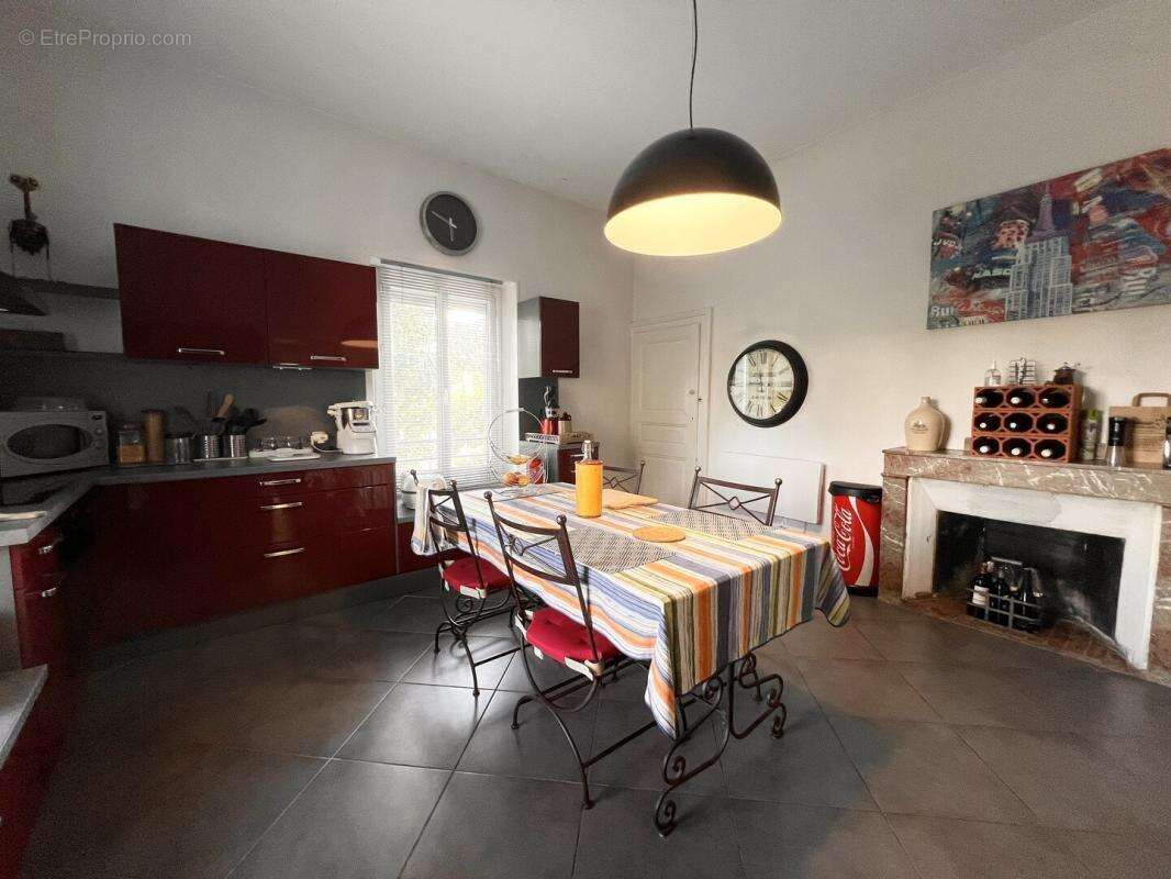Appartement à CHALLES-LES-EAUX