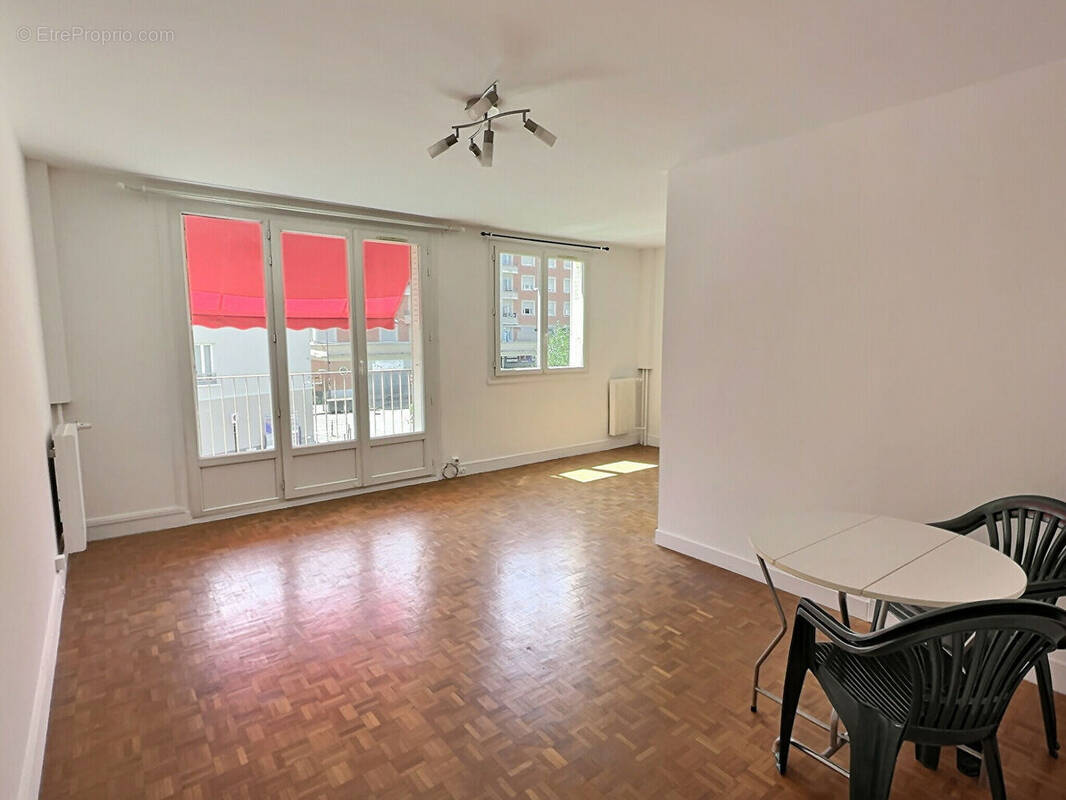 Appartement à IVRY-SUR-SEINE