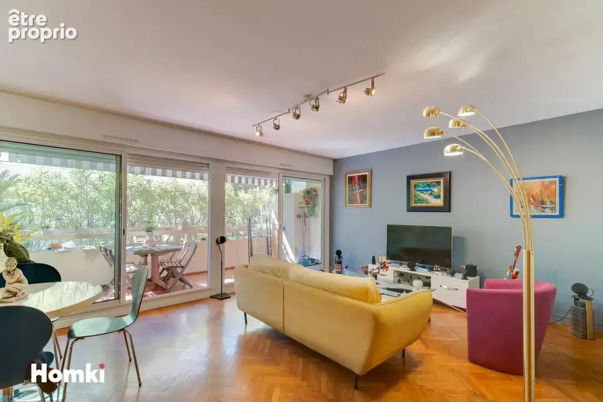 Appartement T3 de 77 m² à Marseille 13008, Rue Paradis - photo 3