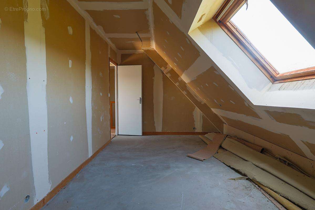 Maison - 128 m² - Isigny-le-Buat (50) - photo 10