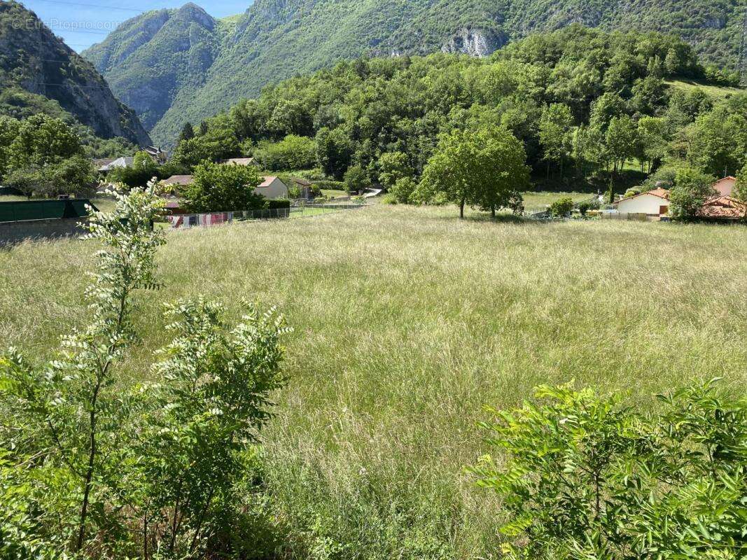 Terrain à USSAT