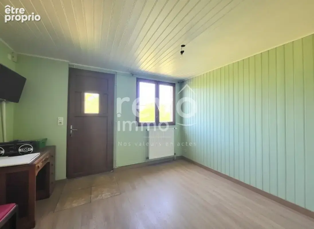 Corps de ferme - dependances - 234 m² - photo 18