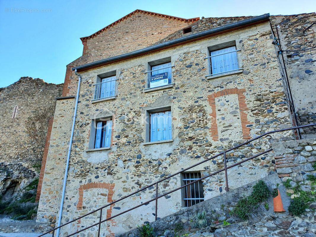 Maison à LATOUR-DE-FRANCE
