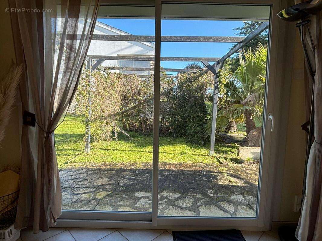 À vendre – Belle maison familiale avec vue mer, dépendance et jardin – La Brée-les-Bains, plage à pied - photo 22