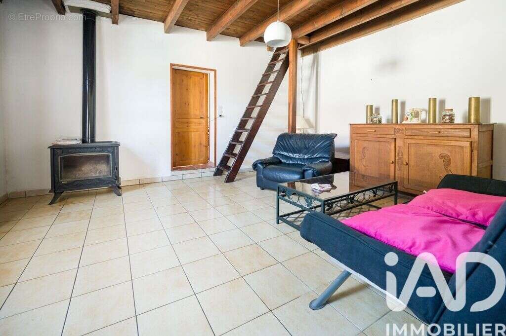 Maison 107 m² à Saint-Martial-D'artenset  - photo 5