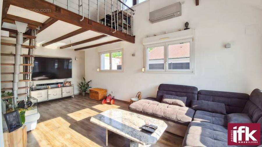 Maison plain-pied de 205 m² sur 13,52 ares avec piscine et double garage – DPE B - photo 6