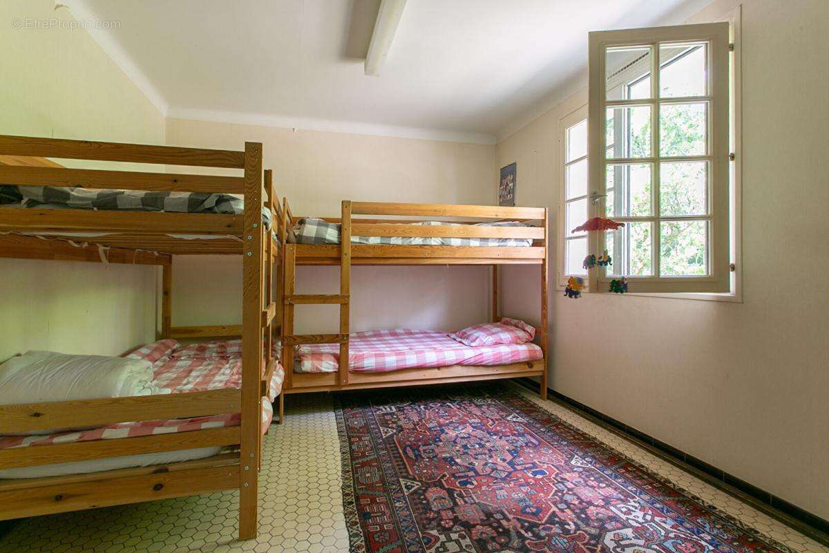 Maison Gétigné 11 P . 6 Chs . Bureaux . 274.92 M² . T 6832 M² . Garage . Cave . Salle de jeux . Bucher - photo 16
