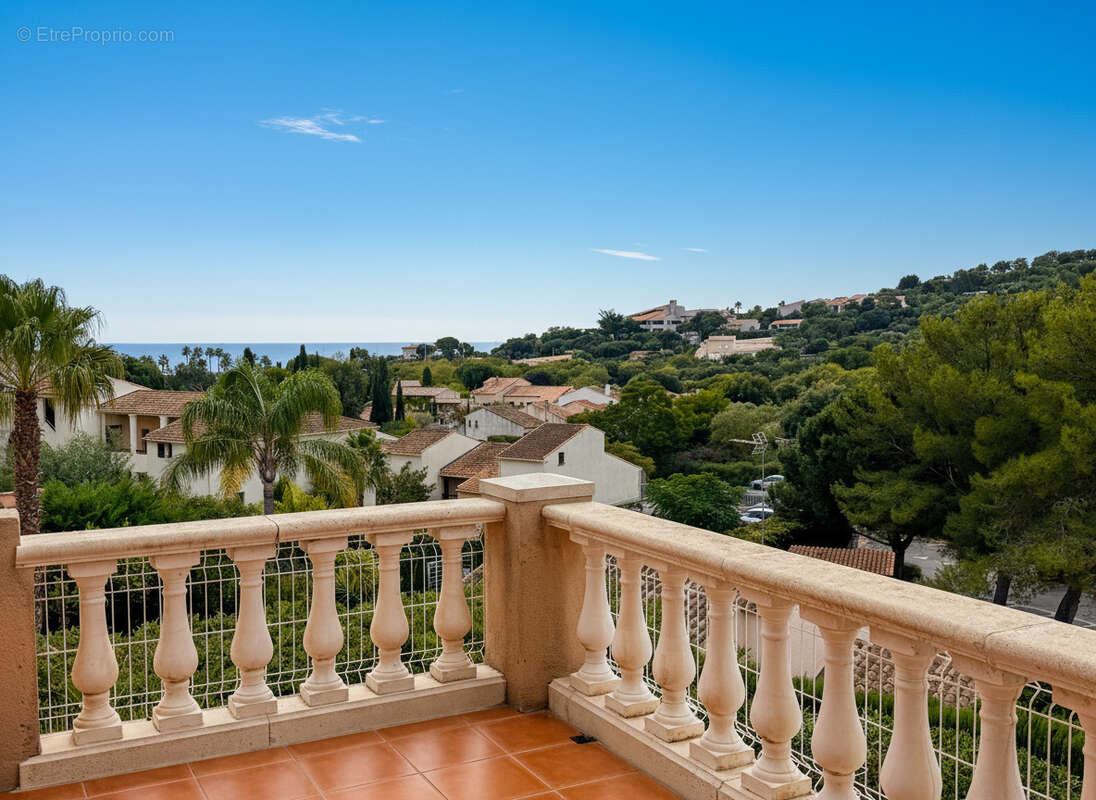 Maison à LES ISSAMBRES