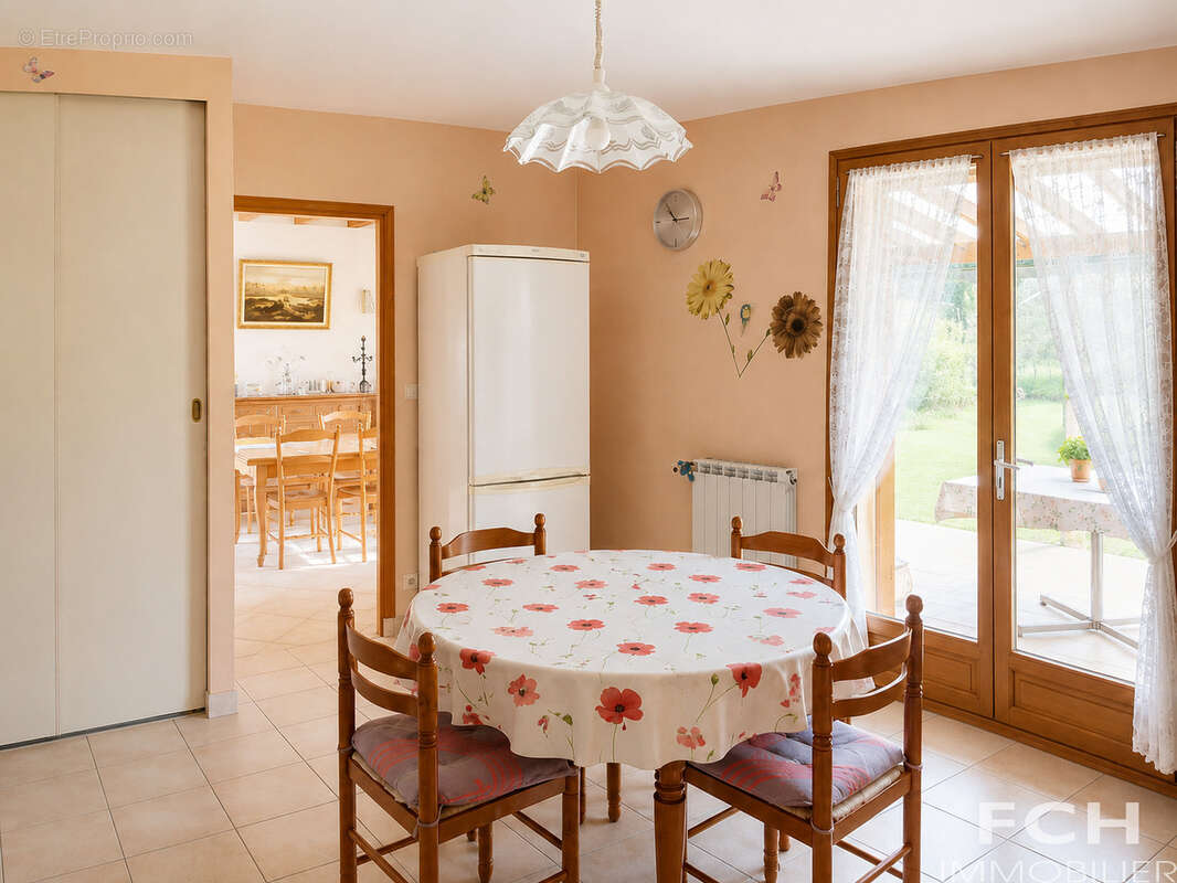 Maison à SAINT-SYLVESTRE-PRAGOULIN