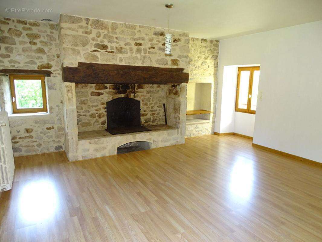 Maison à LE LARDIN-SAINT-LAZARE