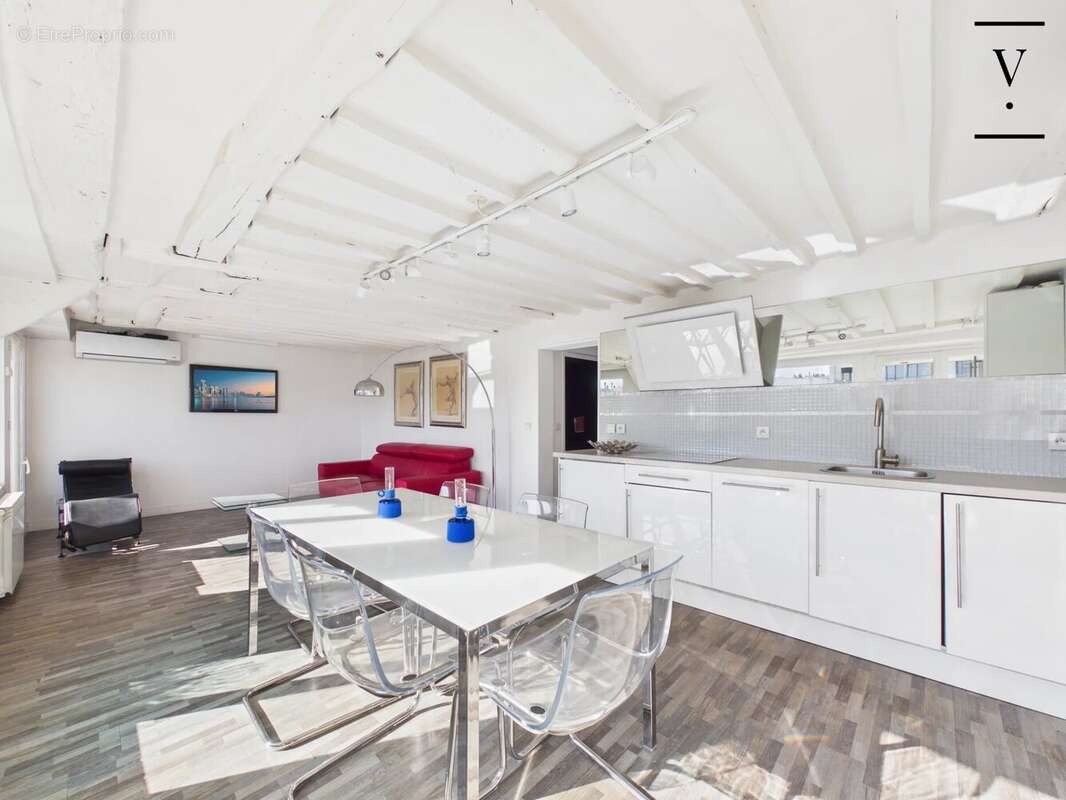 Appartement à PARIS-8E