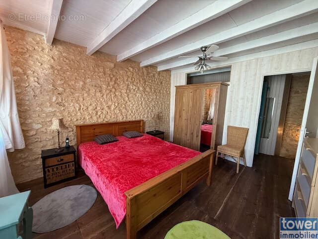 Maison à SAINT-THOMAS-DE-CONAC