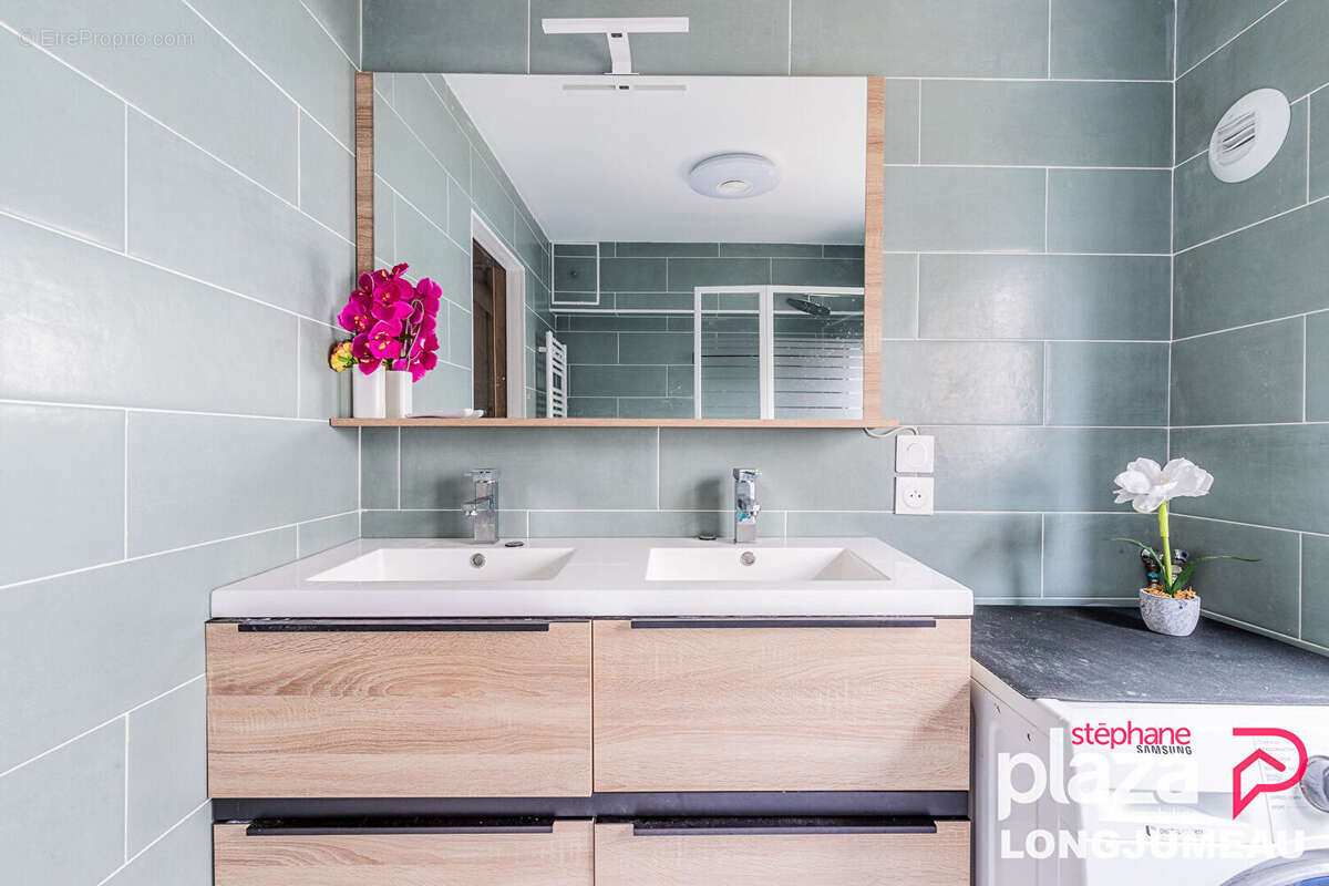 Maison à SAULX-LES-CHARTREUX