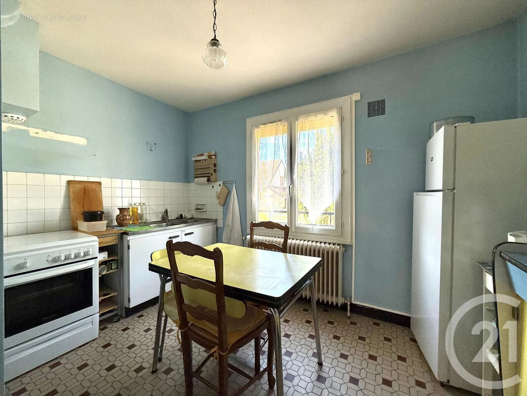 Maison à YZEURE