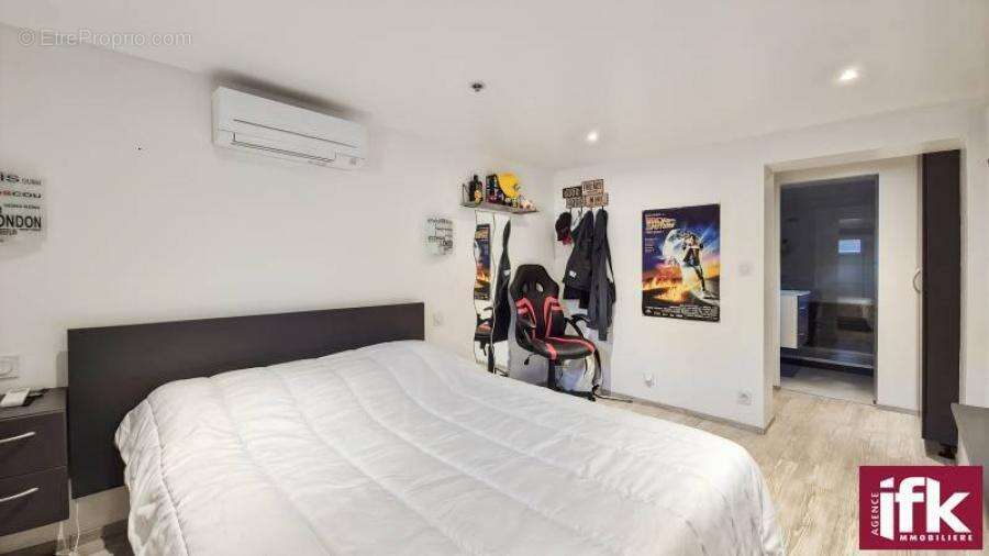 Maison plain-pied de 205 m² sur 13,52 ares avec piscine et double garage – DPE B - photo 13
