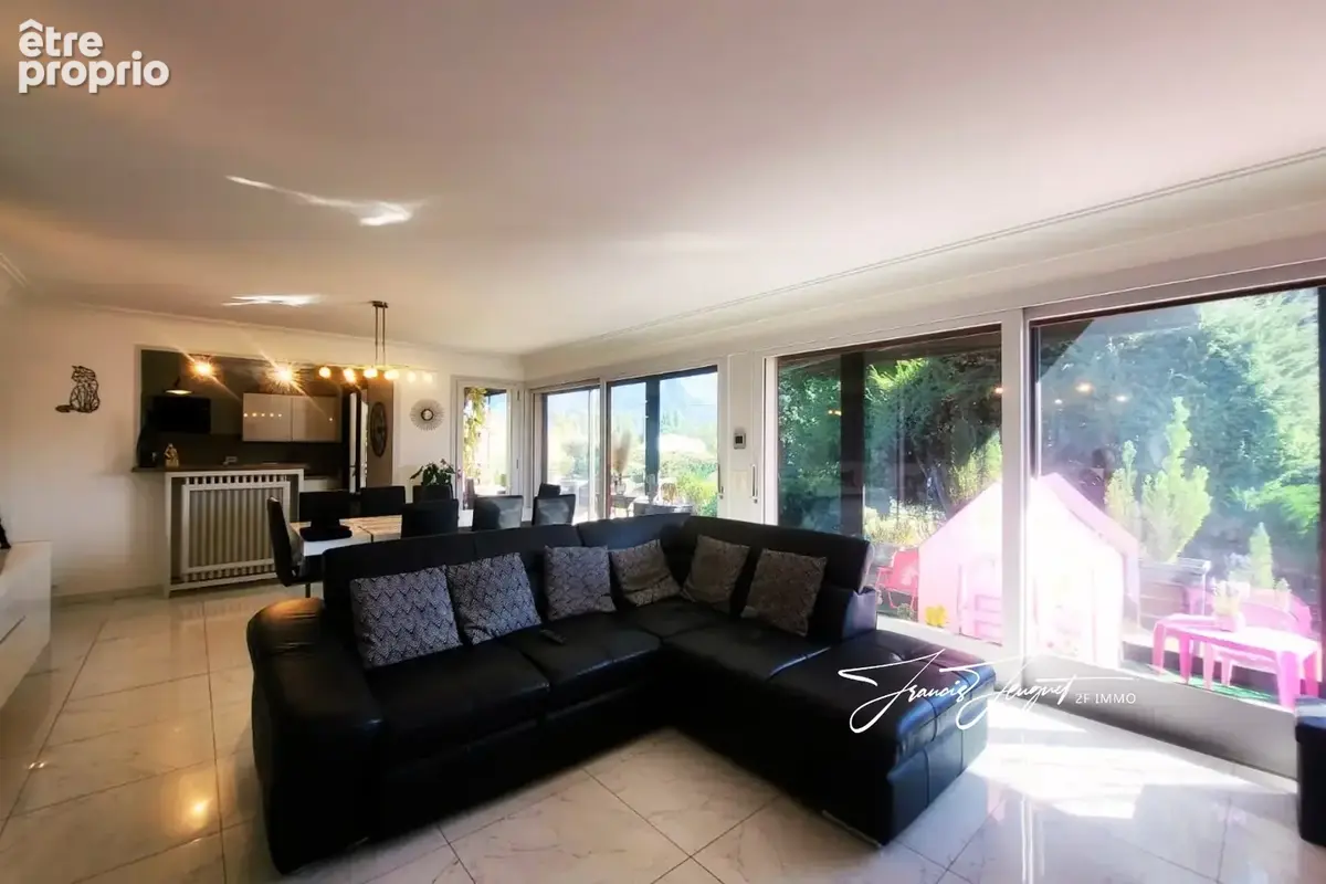 AMANCY   Villa 140 m2 avec piscine, atelier 70 m2, garage double et vue montagnes - photo 5
