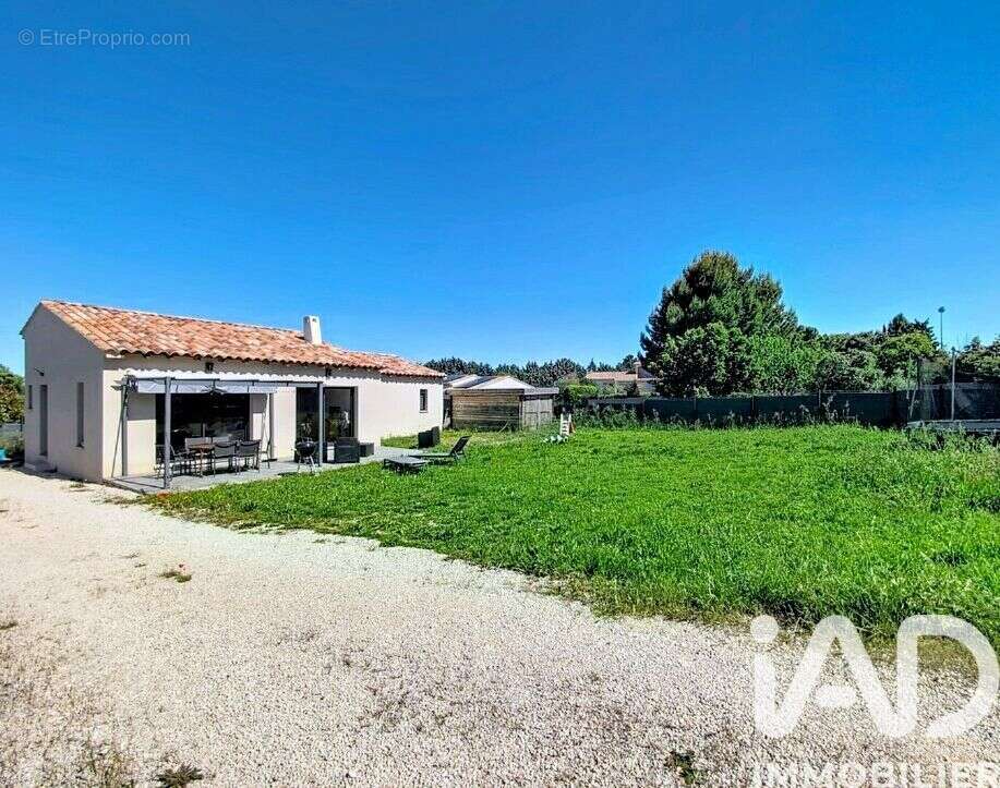 Maison 108 m² à La Roque-Sur-Pernes  - photo 2