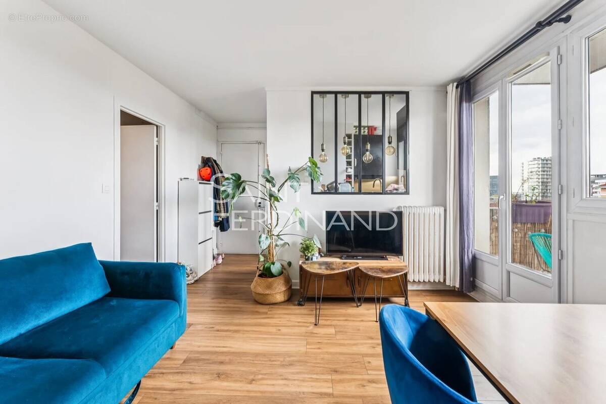 Appartement à PARIS-17E