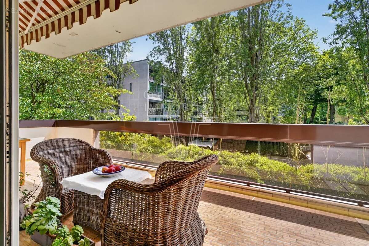 Appartement à NEUILLY-SUR-SEINE
