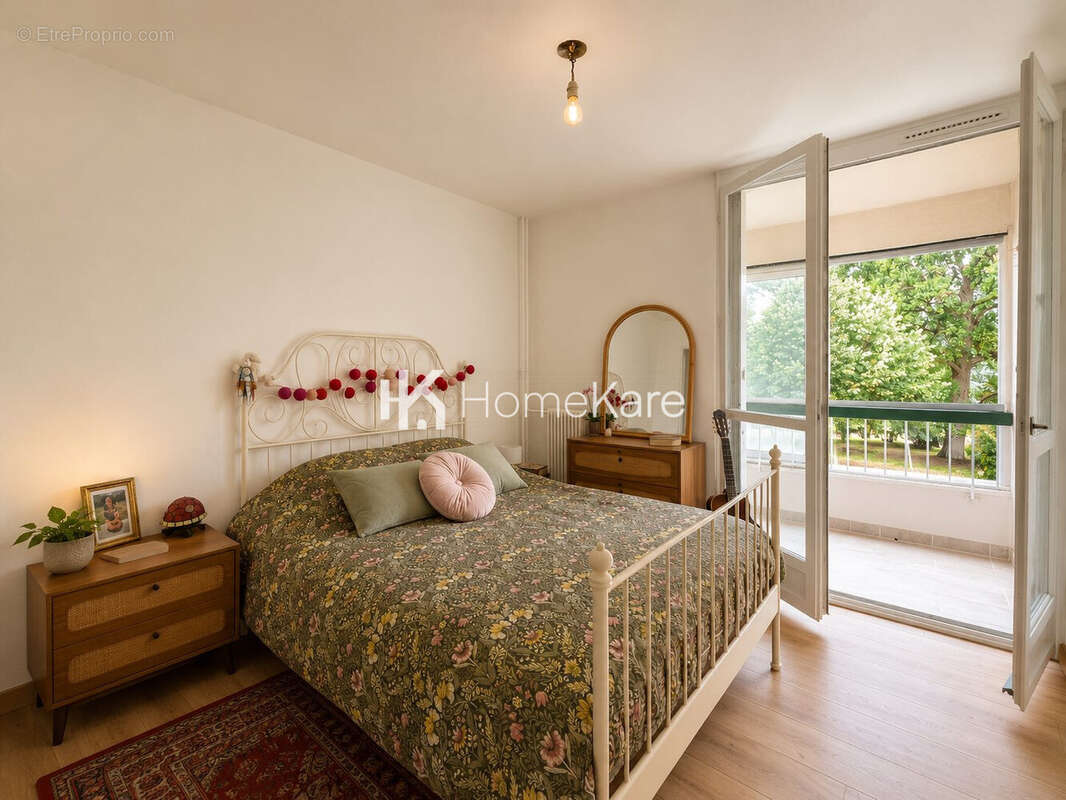 Appartement 89 m² à Cenon  - photo 6