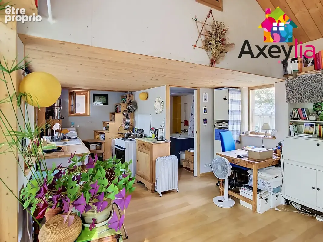 A vendre - st-alban-les-eaux - propriete avec maisons et apparts sur 6621 m2 terrain - photo 11