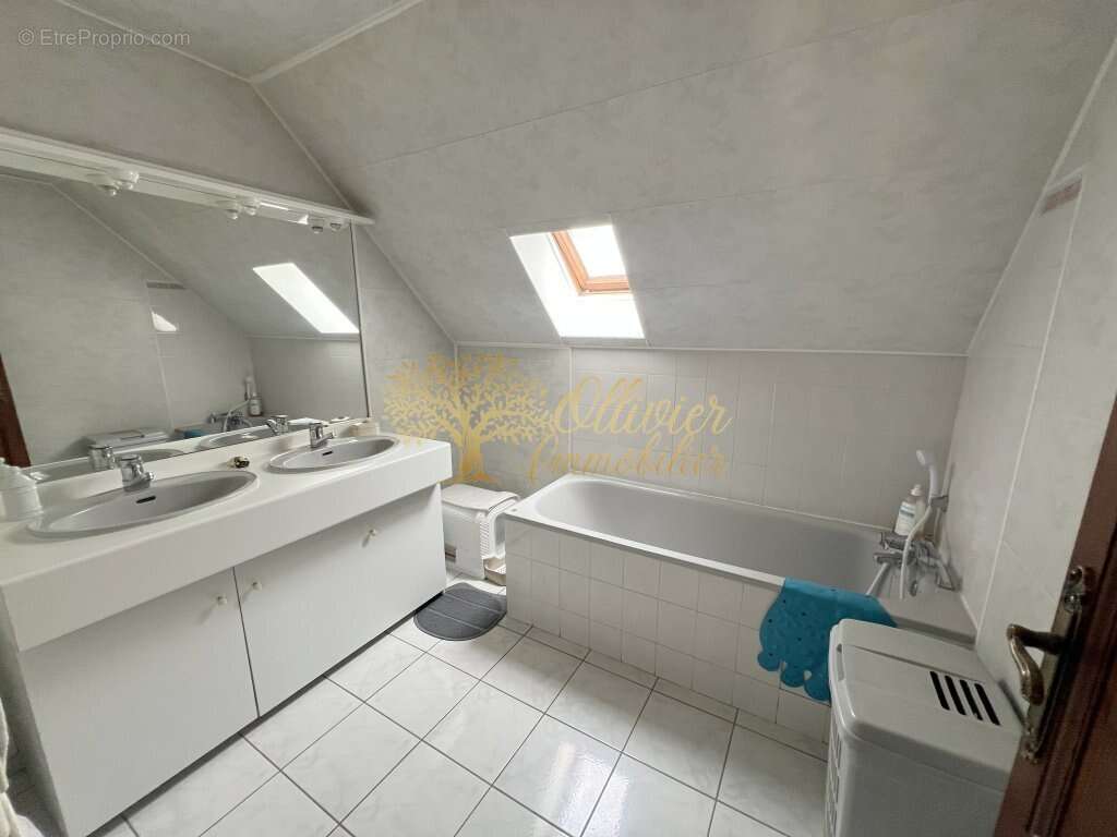 Maison à LA QUEUE-EN-BRIE