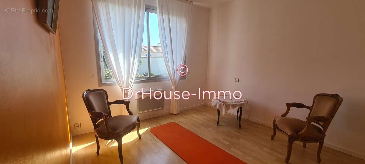 Maison à CHAMPAGNE-LES-MARAIS