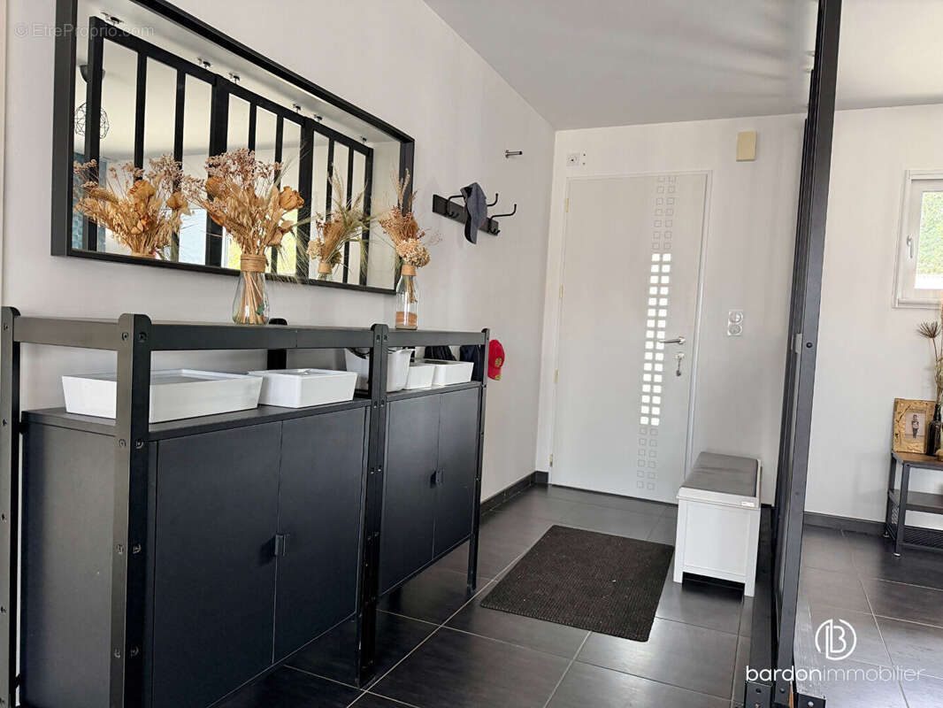 Maison 5 pièces - 113 m² - Centre-ville de La Garnache - photo 7