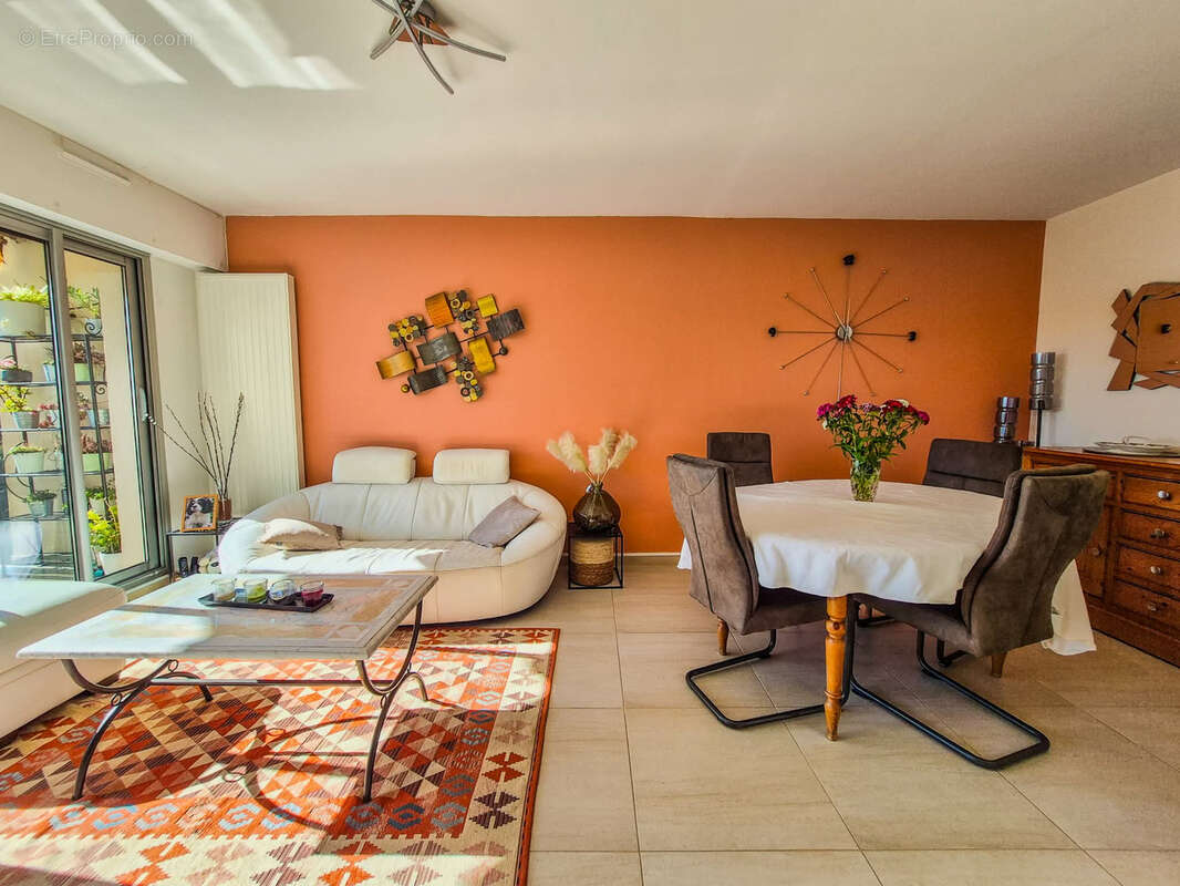 Appartement T3 avec vues dégagées et aperçu mer - Hyères - photo 2